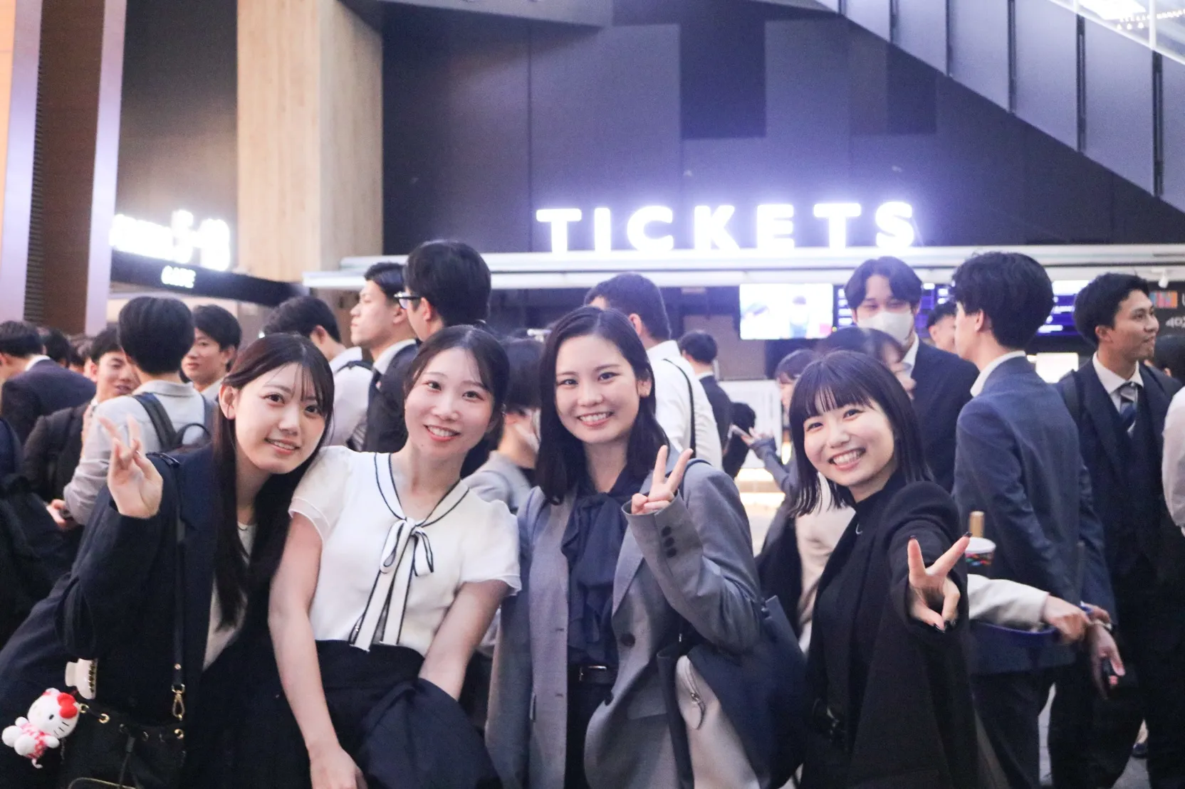 社内イベント「映画鑑賞会」を開催　今年は『幸せのちから』を上映
